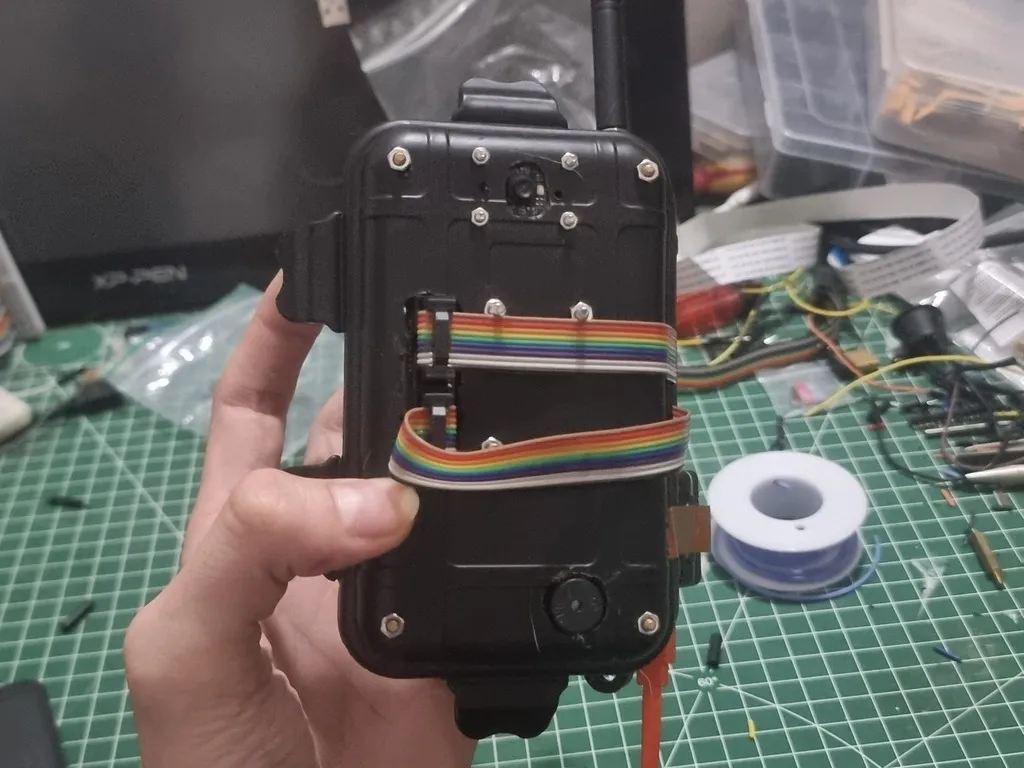 Le nœud — RPi Zero 2W + écran tactile + radio LoRa SX1262