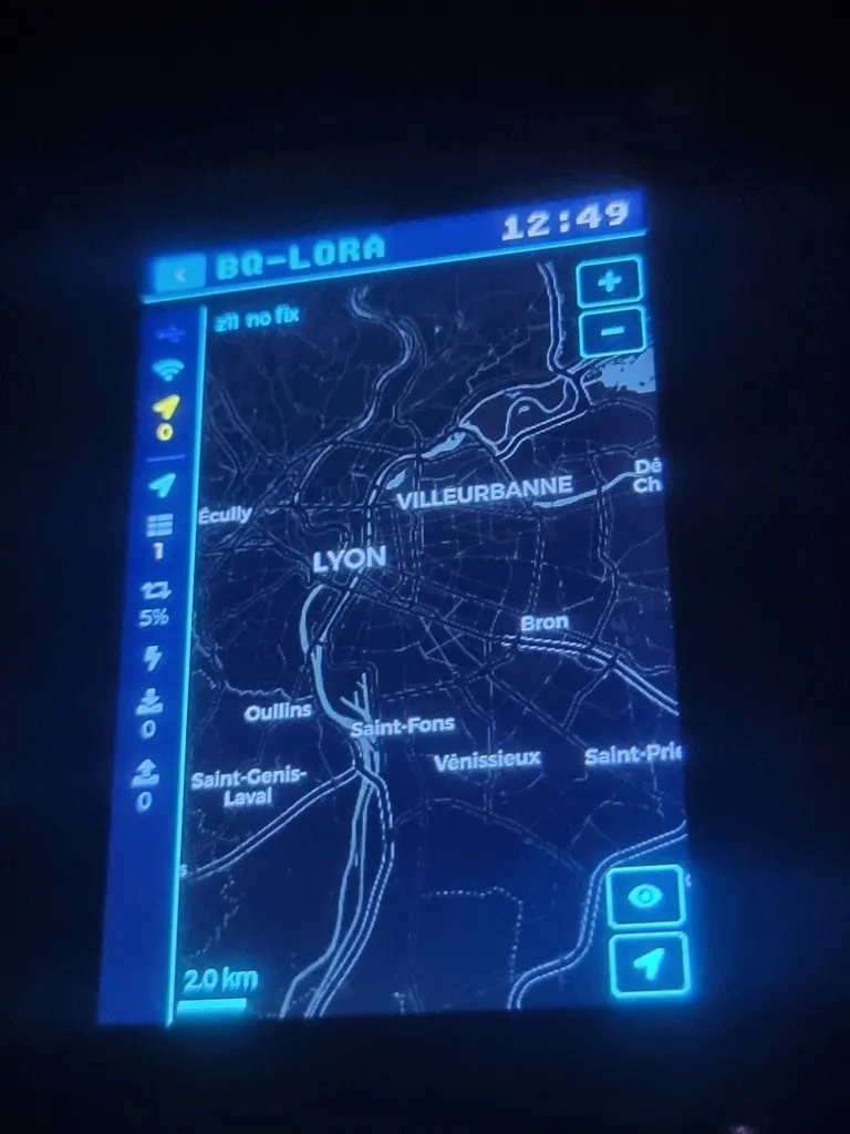 Carte offline — tuiles RGB565, nœuds et position GPS en temps réel